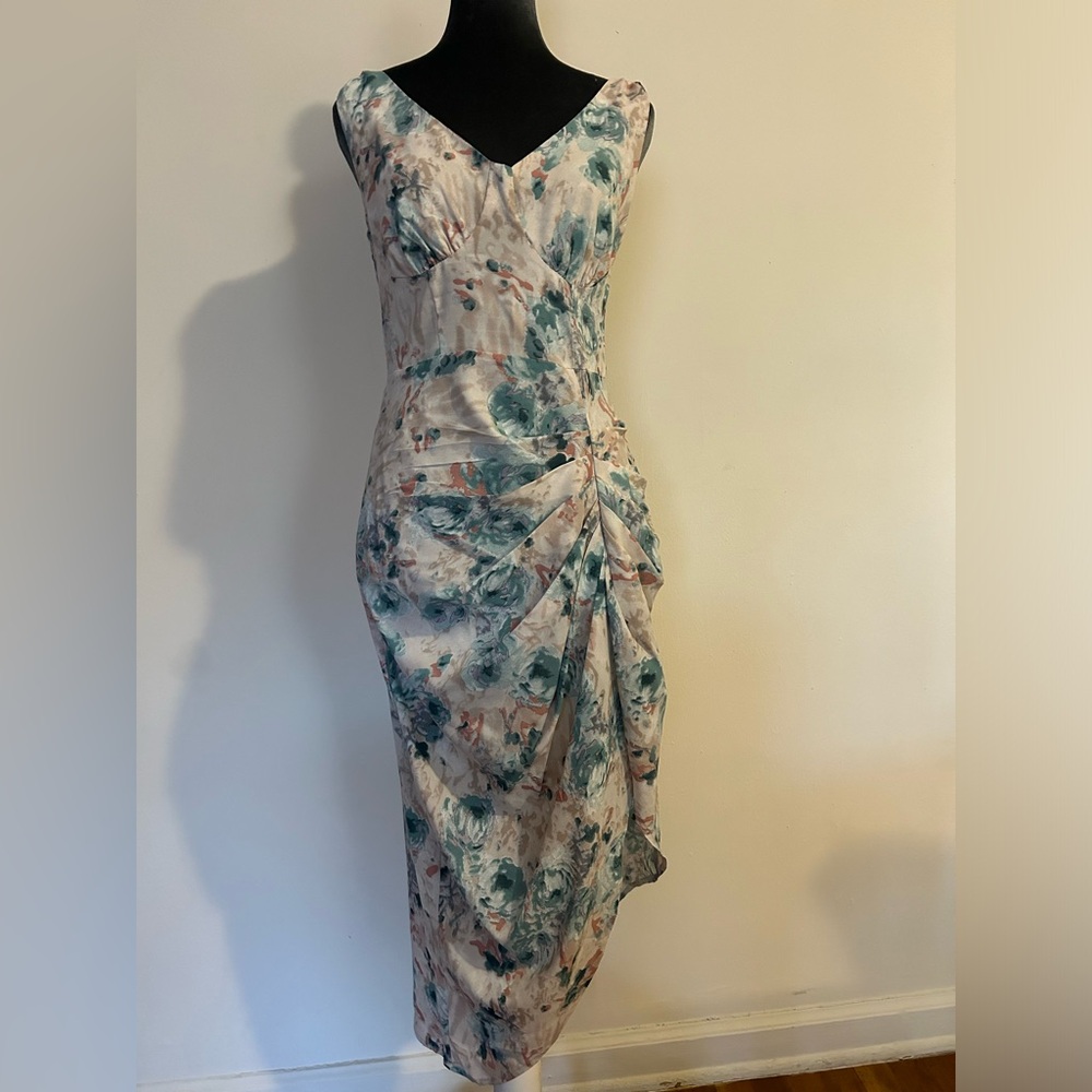 Floral print  midi dress with roughed front and thigh split